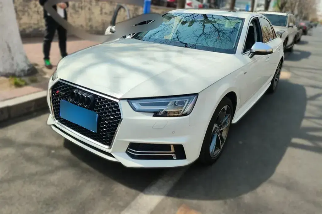 2017 Audi A4L 2.0T 252HP L4 7DCT