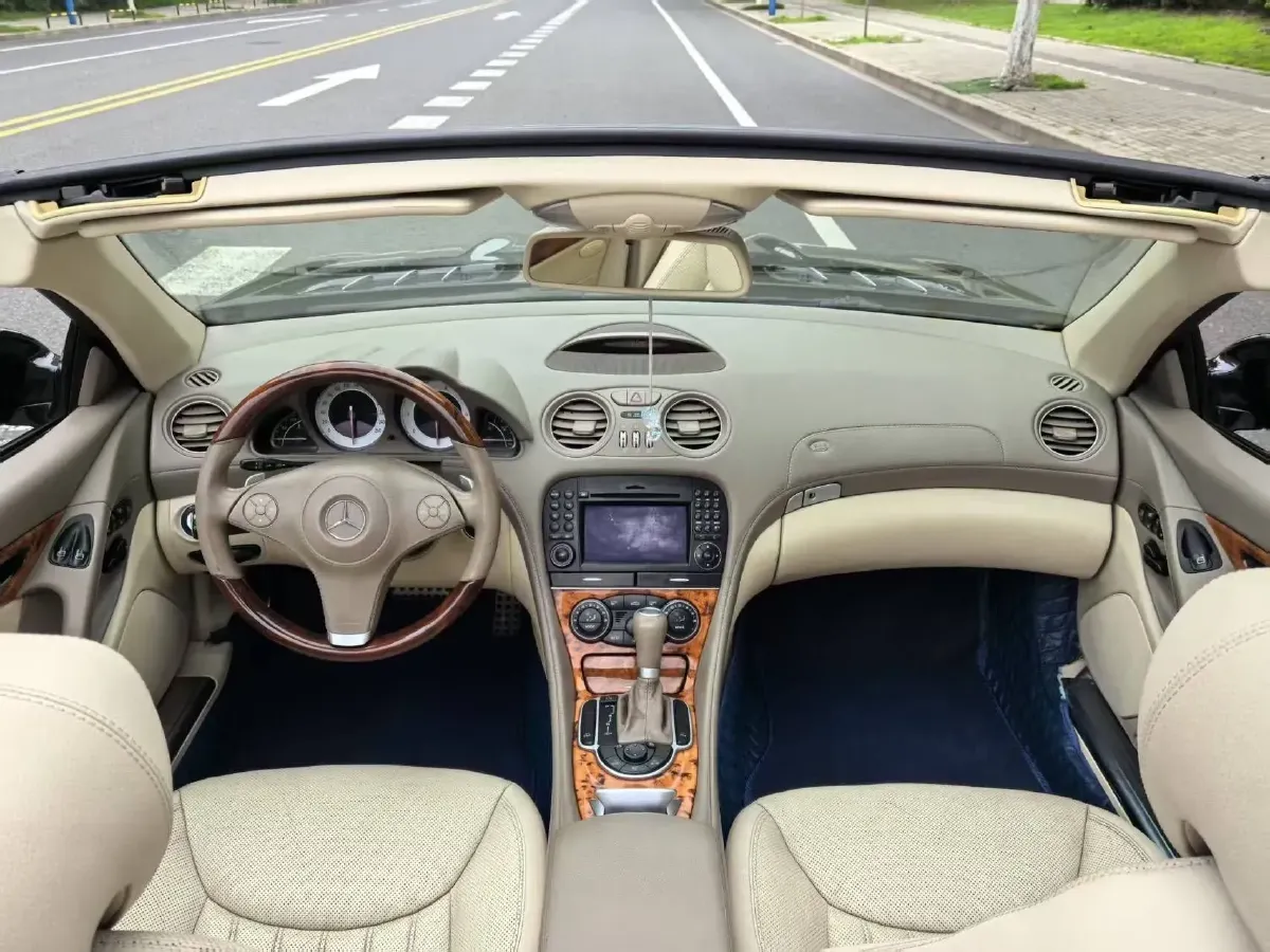 2010 Mercedes-Benz SL Class 3.0L 231HP V6 7AT,autocango,china used car exporter,china ev exporter,chinese used car exporter,chinese used ev exporter