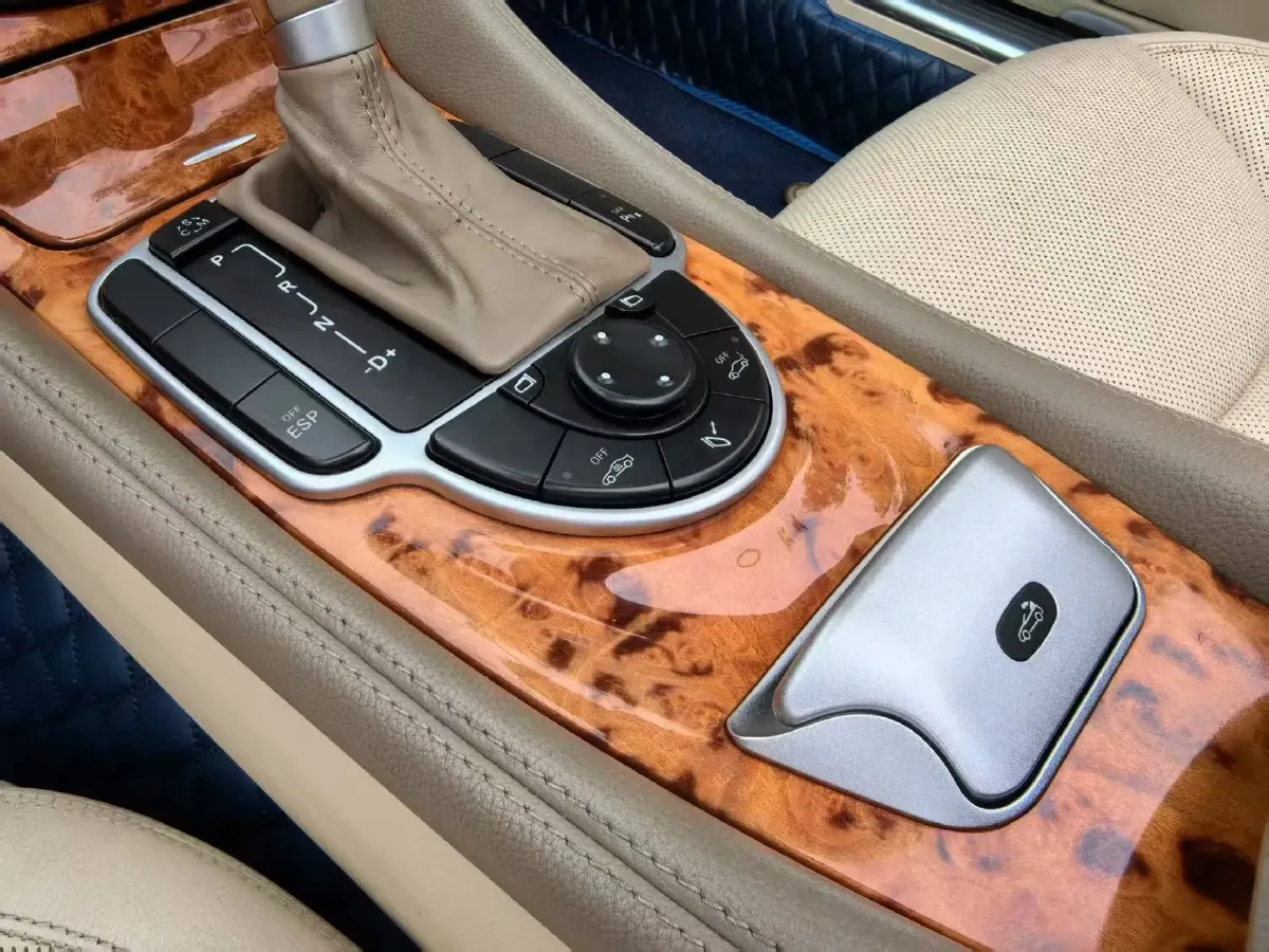 2010 Mercedes-Benz SL Class 3.0L 231HP V6 7AT,autocango,china used car exporter,china ev exporter,chinese used car exporter,chinese used ev exporter