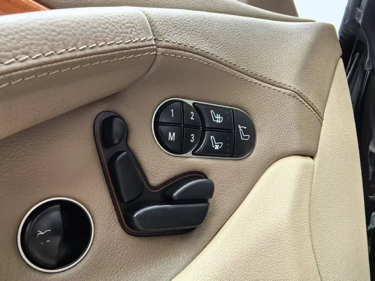 2010 Mercedes-Benz SL Class 3.0L 231HP V6 7AT,autocango,china used car exporter,china ev exporter,chinese used car exporter,chinese used ev exporter