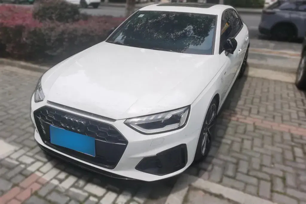 2023 Audi A4L 2.0T 190HP L4 7DCT
