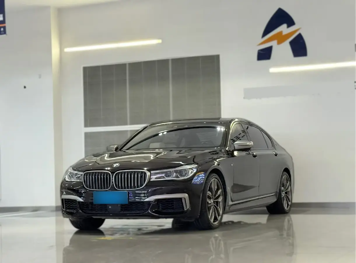 2017 BMW 7 Series 6.6T 610HP V12 8AT
