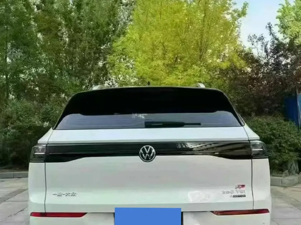 2023 Volkswagen Tavendor 2.0T 220HP L4 7DCT,autocango,china used car exporter,china ev exporter,chinese used car exporter,chinese used ev exporter