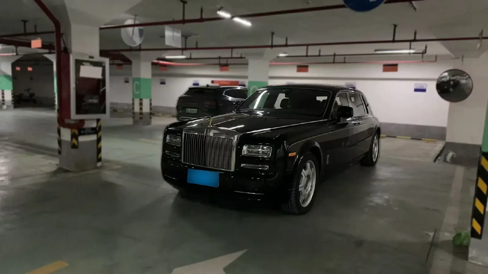 2012 BMW 7 Series 6.0T 544HP V12 8AT