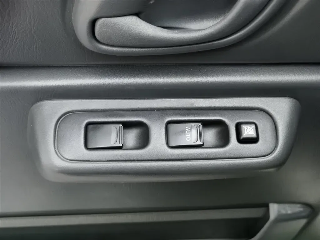 2015 Suzuki Jimny 1.3L 85HP L4 4AT,autocango,china used car exporter,china ev exporter,chinese used car exporter,chinese used ev exporter