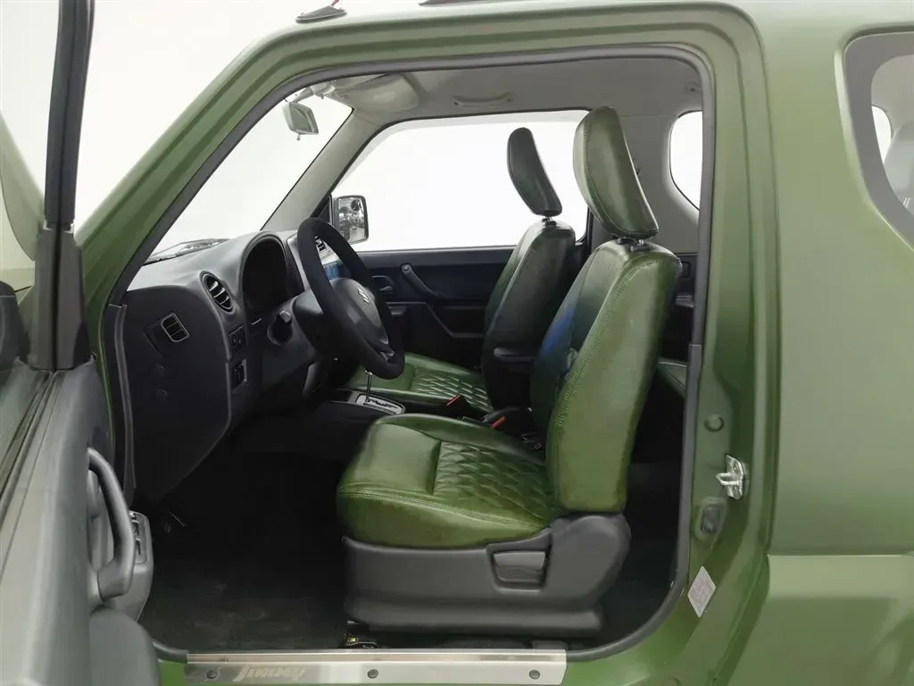 2015 Suzuki Jimny 1.3L 85HP L4 4AT,autocango,china used car exporter,china ev exporter,chinese used car exporter,chinese used ev exporter