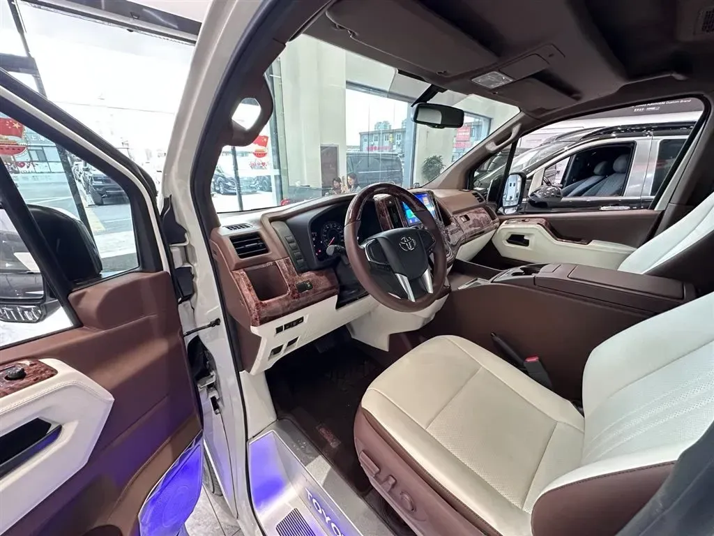 2024 Century Century 3.5L 262HP V6 E-CVT PHEV 18.1KWH,autocango,china used car exporter,china ev exporter,chinese used car exporter,chinese used ev exporter