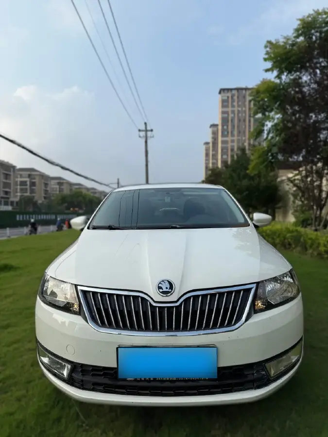 2015 Skoda Rapid 1.6L 110HP L4 6AT