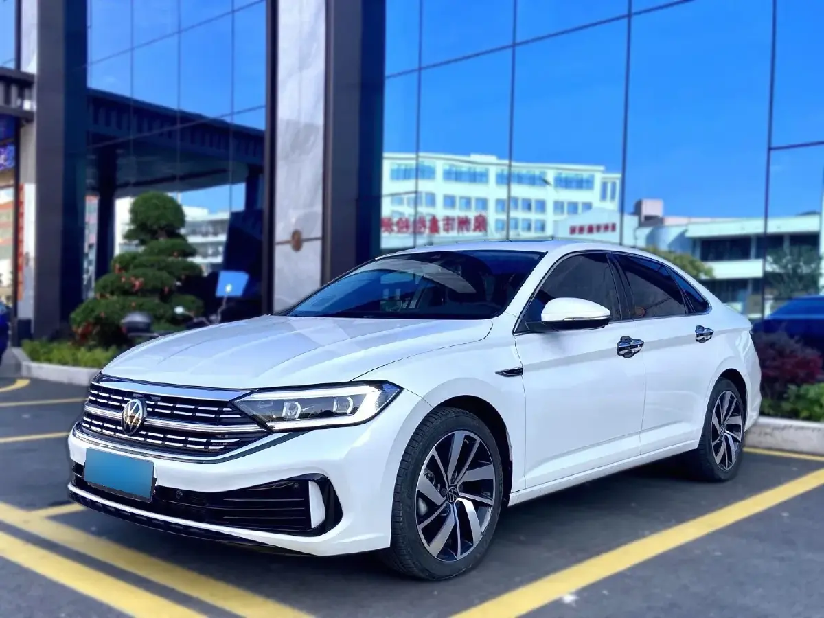 2023 Volkswagen Sagitar 1.5T 160HP L4 7DCT