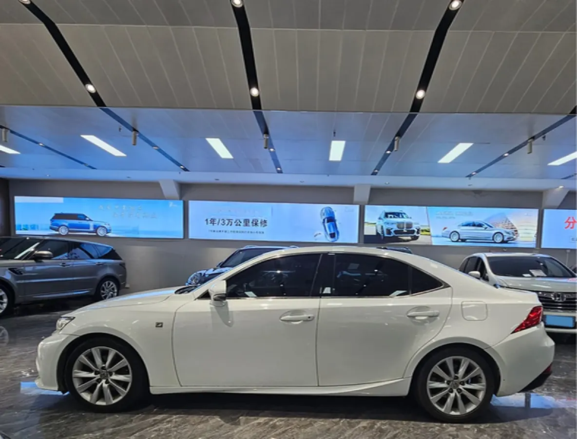 2013 Lexus IS 2.5L 208HP V6 6AT,autocango,china used car exporter,china ev exporter,chinese used car exporter,chinese used ev exporter