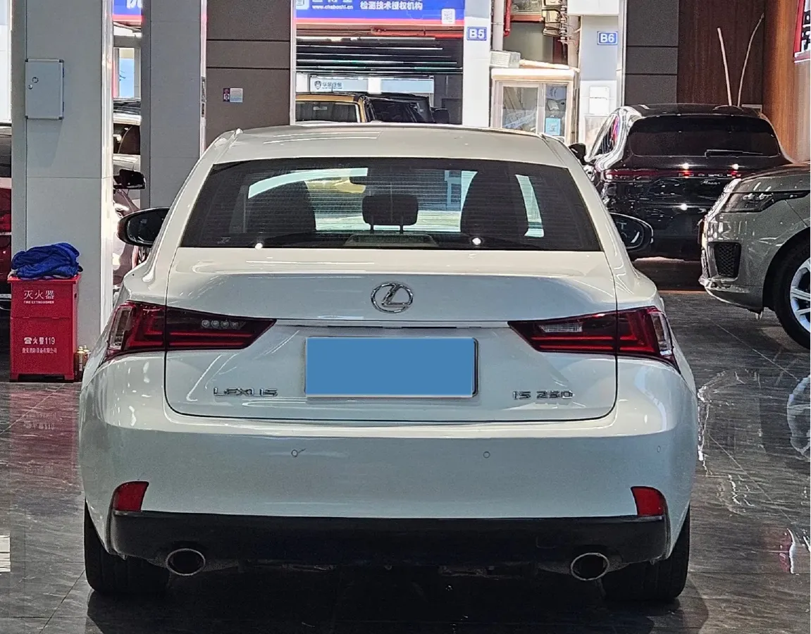 2013 Lexus IS 2.5L 208HP V6 6AT,autocango,china used car exporter,china ev exporter,chinese used car exporter,chinese used ev exporter