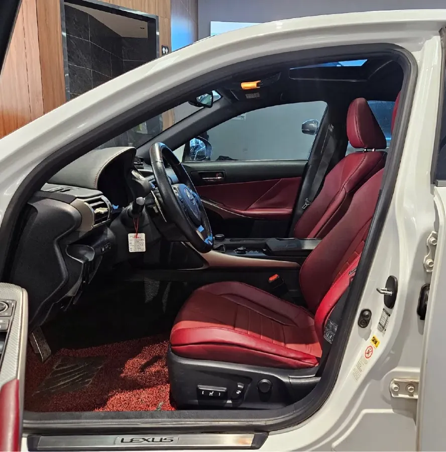 2013 Lexus IS 2.5L 208HP V6 6AT,autocango,china used car exporter,china ev exporter,chinese used car exporter,chinese used ev exporter