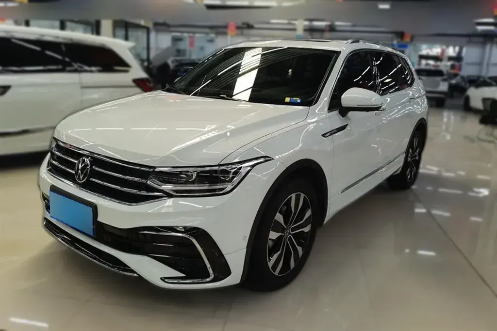 2023 Volkswagen Tiguan L 2.0T 186HP L4 7DCT