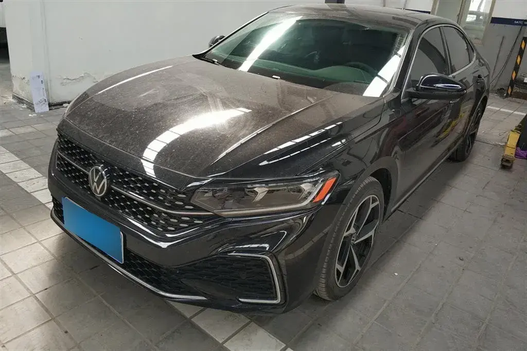 2022 Volkswagen Passat 2.0T 186HP L4 7DCT