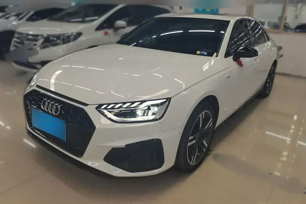 2022 Audi A4L 2.0T 190HP L4 7DCT