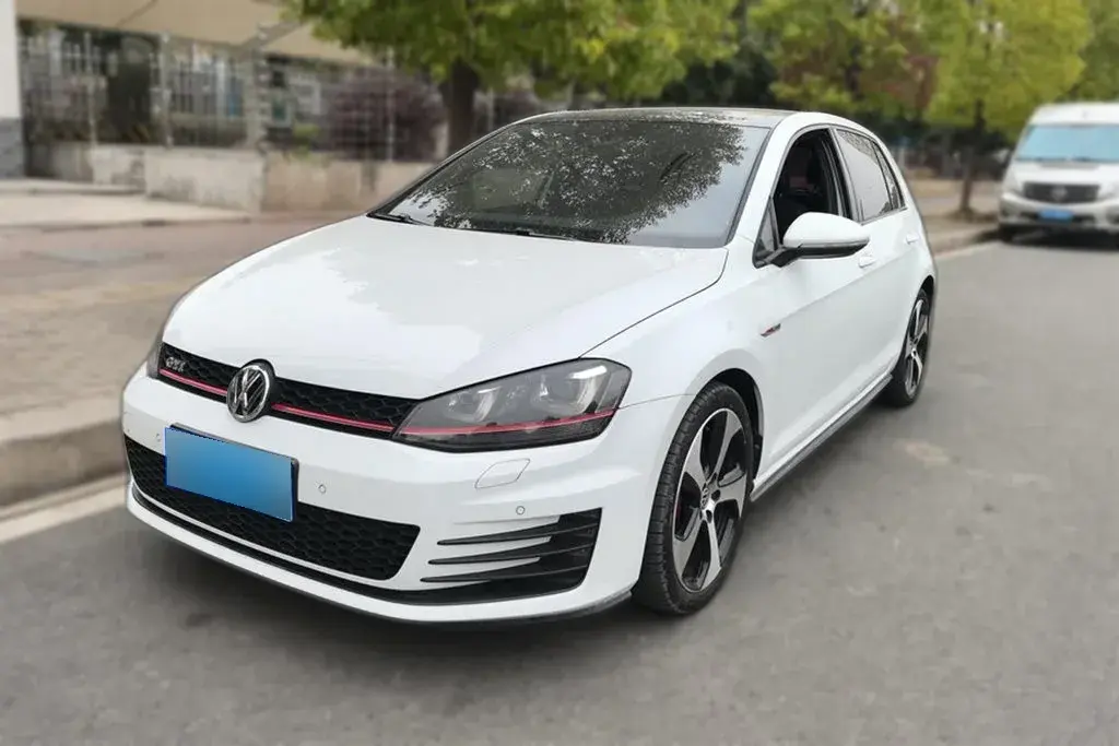 2016 Volkswagen GolfGTI 2.0T 220HP L4 7DCT