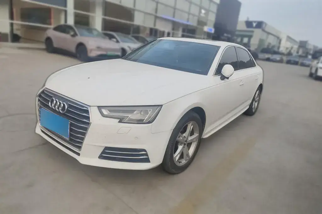 2017 Audi A4L 2.0T 190HP L4 7DCT