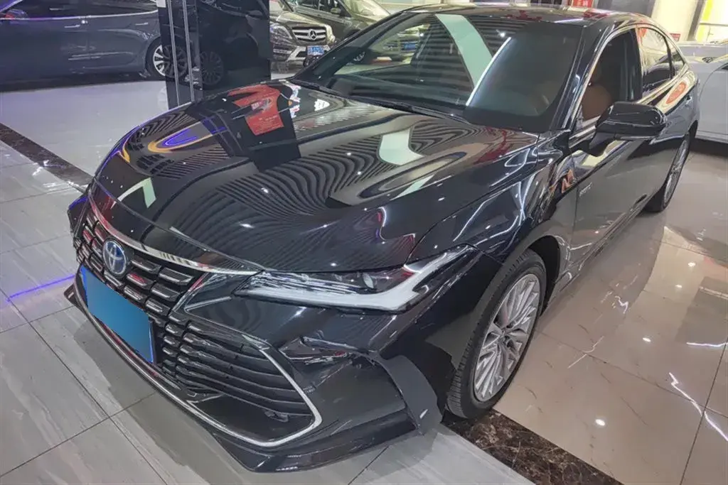 2019 Toyota Avalon 2.5L 178HP L4 E-CVT Hybrid