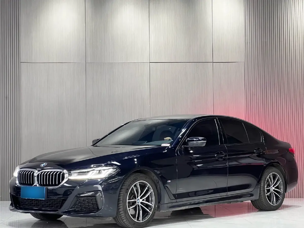 2022 BMW 5 Series 2.0T 184HP L4 8AT