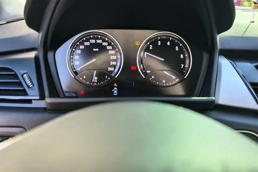 2019 BMW 2 Series SUV 1.5T 140HP L3 7DCT,autocango,china used car exporter,china ev exporter,chinese used car exporter,chinese used ev exporter