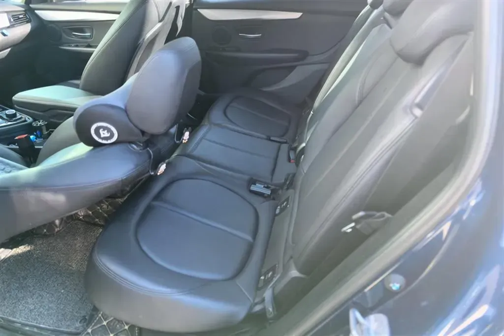 2019 BMW 2 Series SUV 1.5T 140HP L3 7DCT,autocango,china used car exporter,china ev exporter,chinese used car exporter,chinese used ev exporter