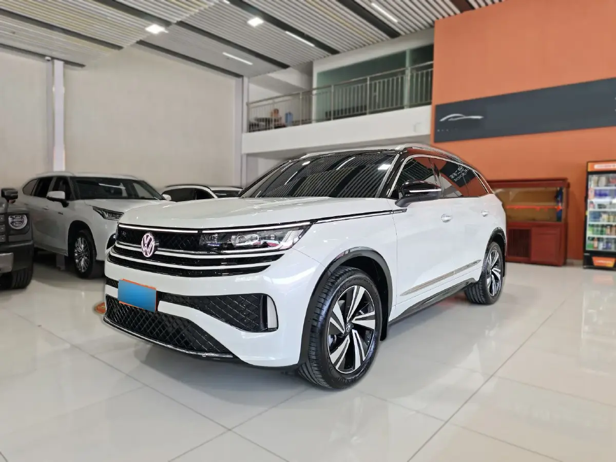 2024 Volkswagen Tavendor 2.0T 220HP L4 7DCT