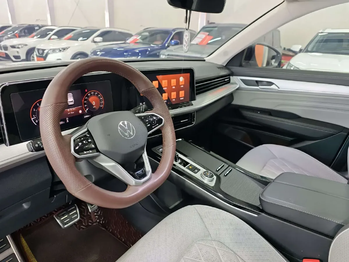 2024 Volkswagen Tavendor 2.0T 220HP L4 7DCT,autocango,china used car exporter,china ev exporter,chinese used car exporter,chinese used ev exporter