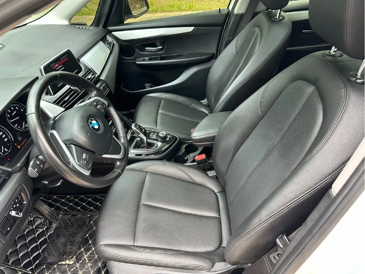 2019 BMW 2 Series SUV 1.5T 140HP L3 7DCT,autocango,china used car exporter,china ev exporter,chinese used car exporter,chinese used ev exporter