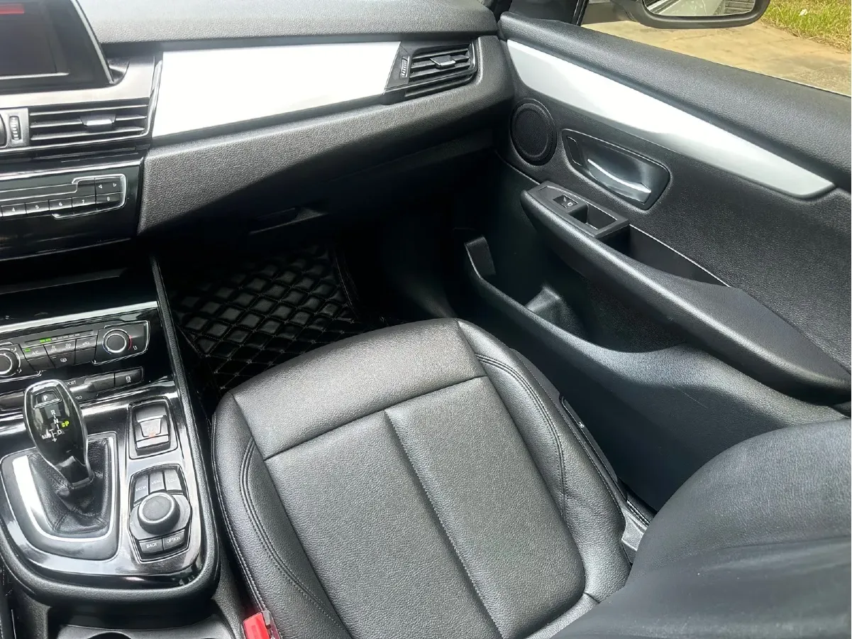 2019 BMW 2 Series SUV 1.5T 140HP L3 7DCT,autocango,china used car exporter,china ev exporter,chinese used car exporter,chinese used ev exporter