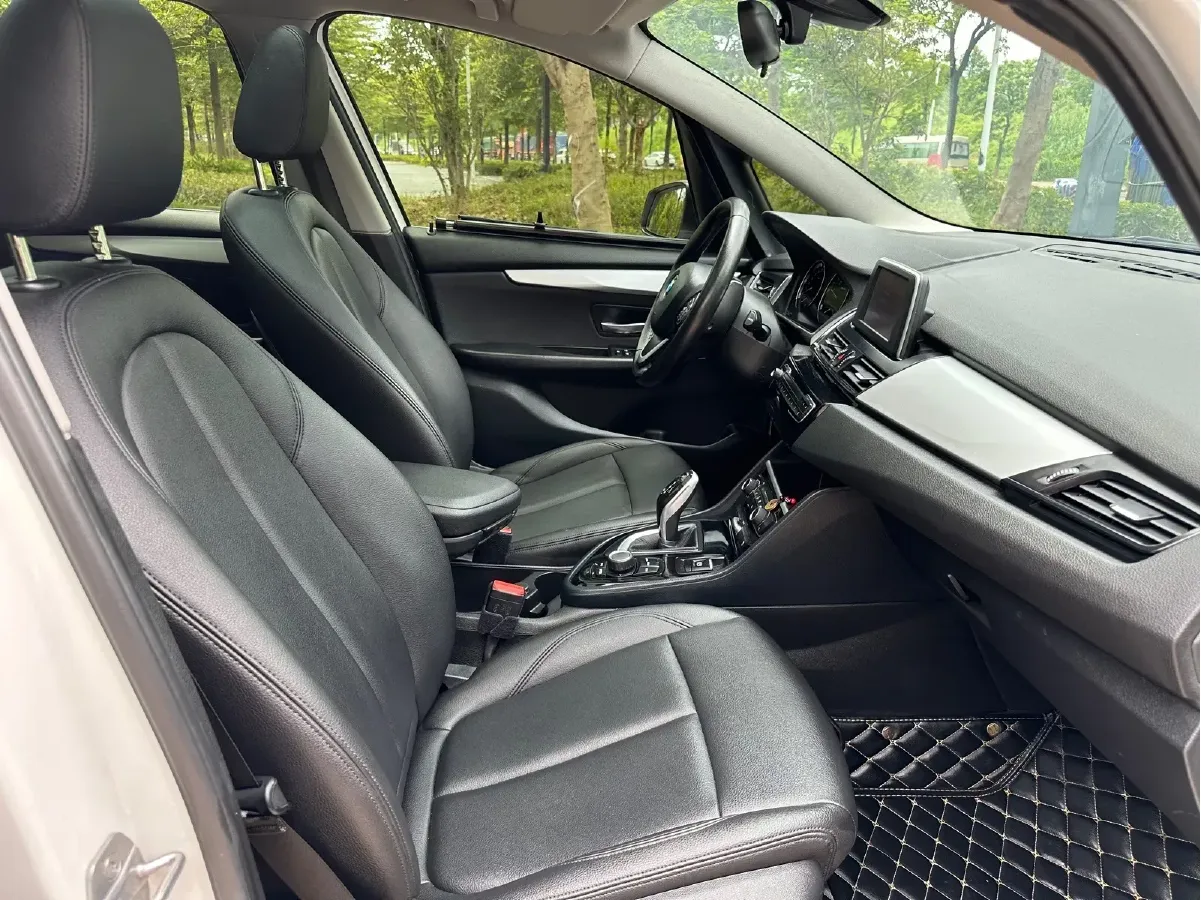 2019 BMW 2 Series SUV 1.5T 140HP L3 7DCT,autocango,china used car exporter,china ev exporter,chinese used car exporter,chinese used ev exporter