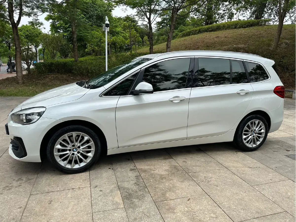 2019 BMW 2 Series SUV 1.5T 140HP L3 7DCT,autocango,china used car exporter,china ev exporter,chinese used car exporter,chinese used ev exporter