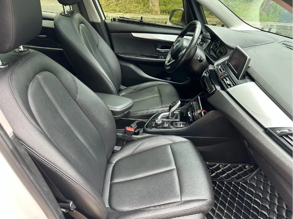 2019 BMW 2 Series SUV 1.5T 140HP L3 7DCT,autocango,china used car exporter,china ev exporter,chinese used car exporter,chinese used ev exporter