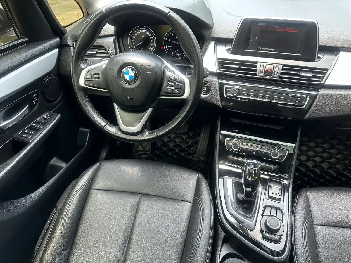 2019 BMW 2 Series SUV 1.5T 140HP L3 7DCT,autocango,china used car exporter,china ev exporter,chinese used car exporter,chinese used ev exporter