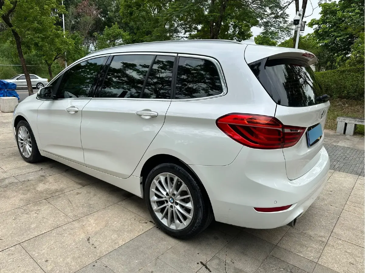 2019 BMW 2 Series SUV 1.5T 140HP L3 7DCT,autocango,china used car exporter,china ev exporter,chinese used car exporter,chinese used ev exporter