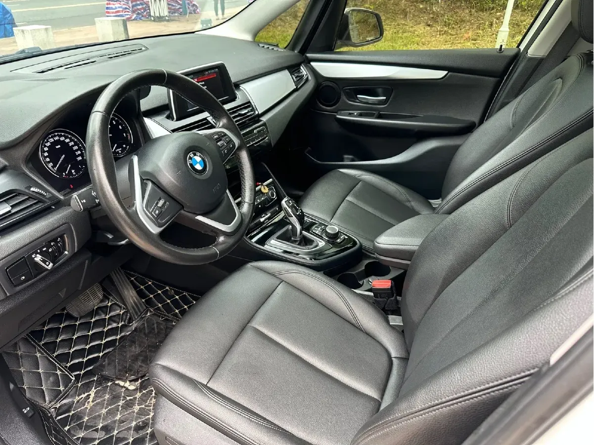 2019 BMW 2 Series SUV 1.5T 140HP L3 7DCT,autocango,china used car exporter,china ev exporter,chinese used car exporter,chinese used ev exporter