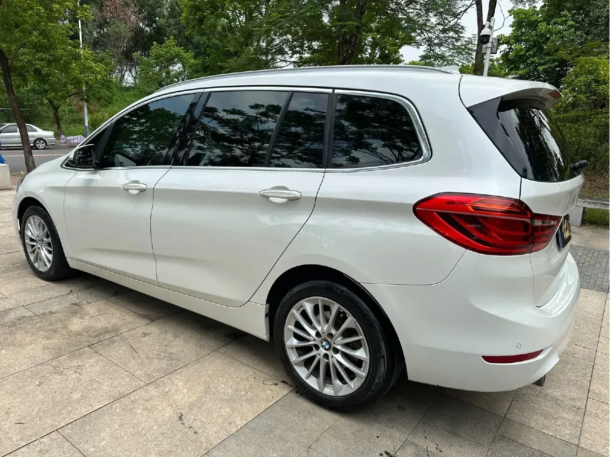 2019 BMW 2 Series SUV 1.5T 140HP L3 7DCT,autocango,china used car exporter,china ev exporter,chinese used car exporter,chinese used ev exporter