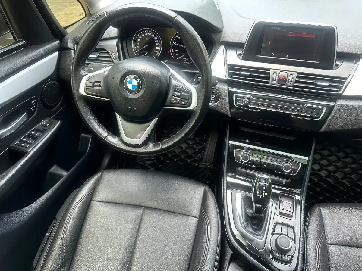 2019 BMW 2 Series SUV 1.5T 140HP L3 7DCT,autocango,china used car exporter,china ev exporter,chinese used car exporter,chinese used ev exporter