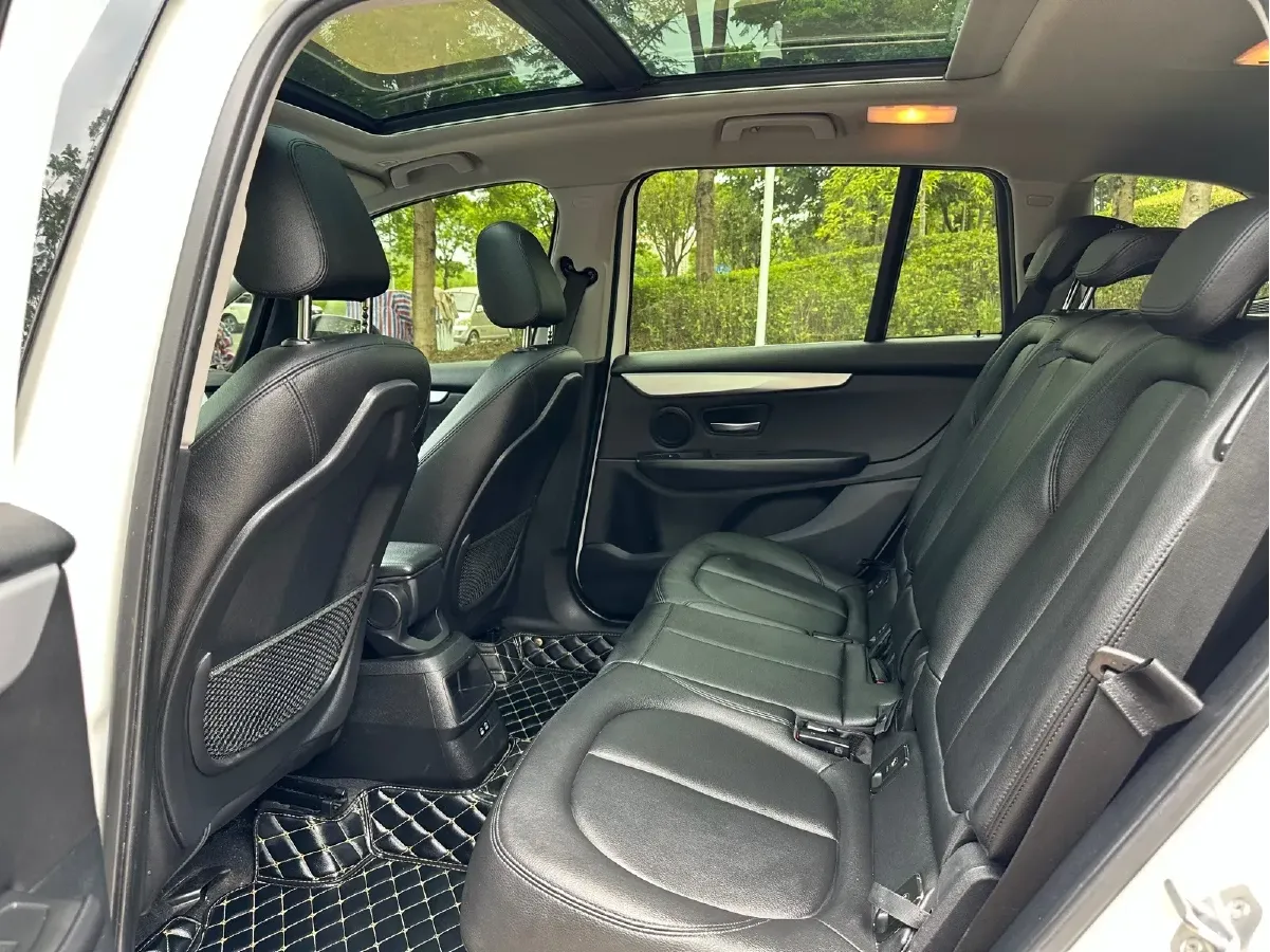 2019 BMW 2 Series SUV 1.5T 140HP L3 7DCT,autocango,china used car exporter,china ev exporter,chinese used car exporter,chinese used ev exporter