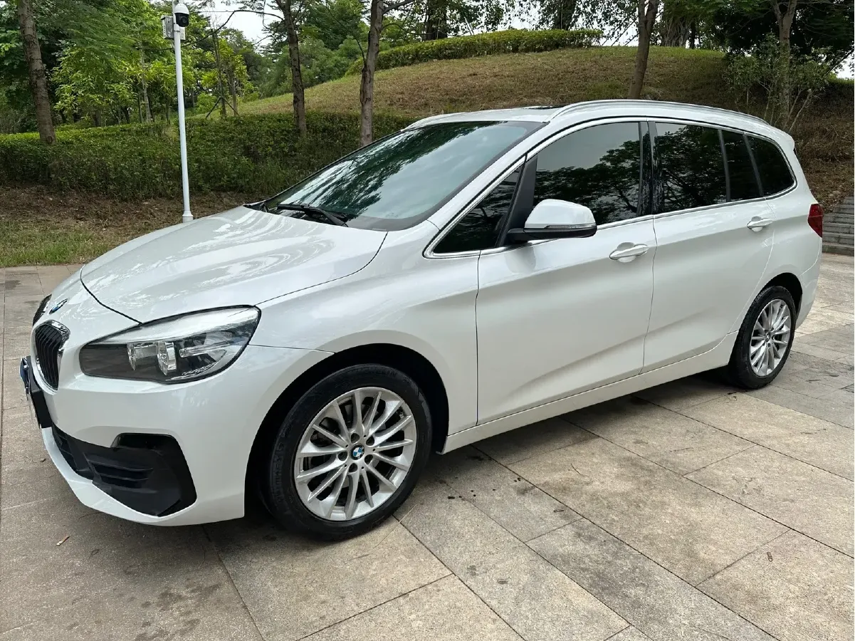 2019 BMW 2 Series SUV 1.5T 140HP L3 7DCT,autocango,china used car exporter,china ev exporter,chinese used car exporter,chinese used ev exporter
