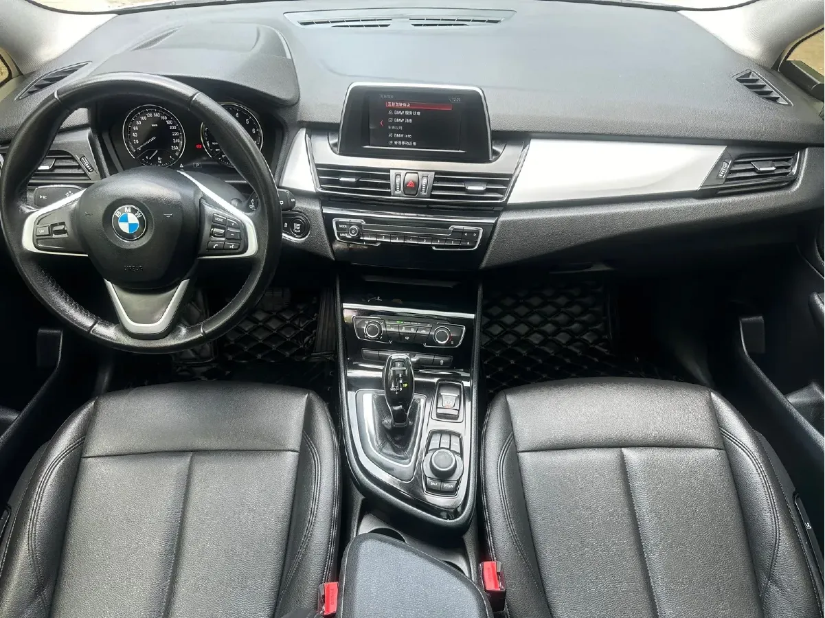 2019 BMW 2 Series SUV 1.5T 140HP L3 7DCT,autocango,china used car exporter,china ev exporter,chinese used car exporter,chinese used ev exporter