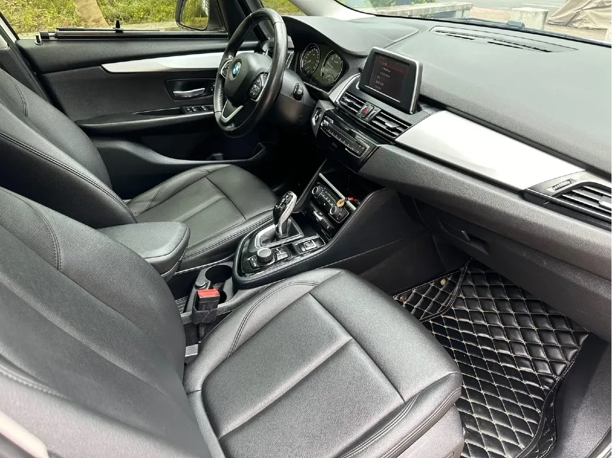 2019 BMW 2 Series SUV 1.5T 140HP L3 7DCT,autocango,china used car exporter,china ev exporter,chinese used car exporter,chinese used ev exporter