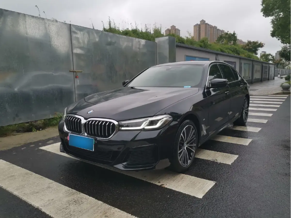 2023 BMW 5 Series 2.0T 245HP L4 8AT