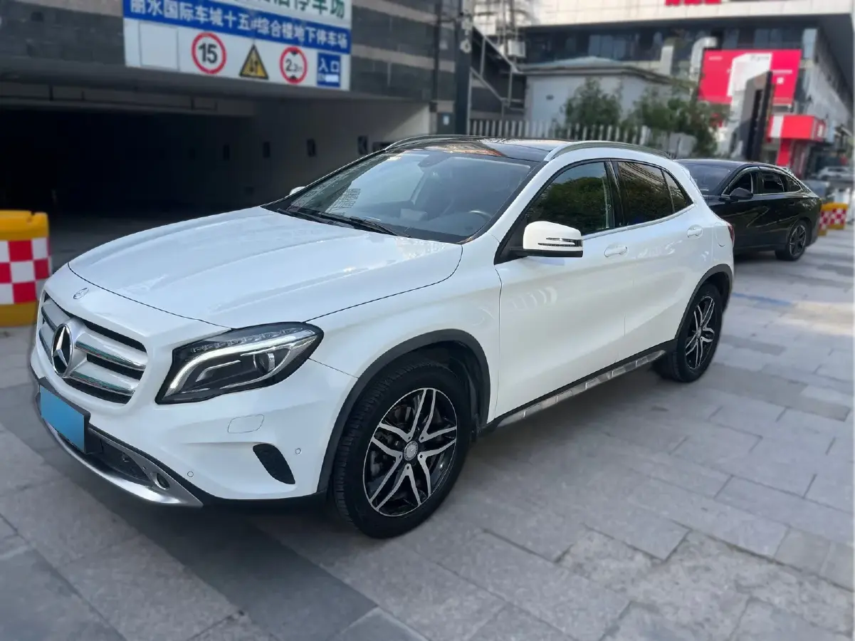 2015 Mercedes-Benz GLA Class 2.0T 184HP L4 7DCT