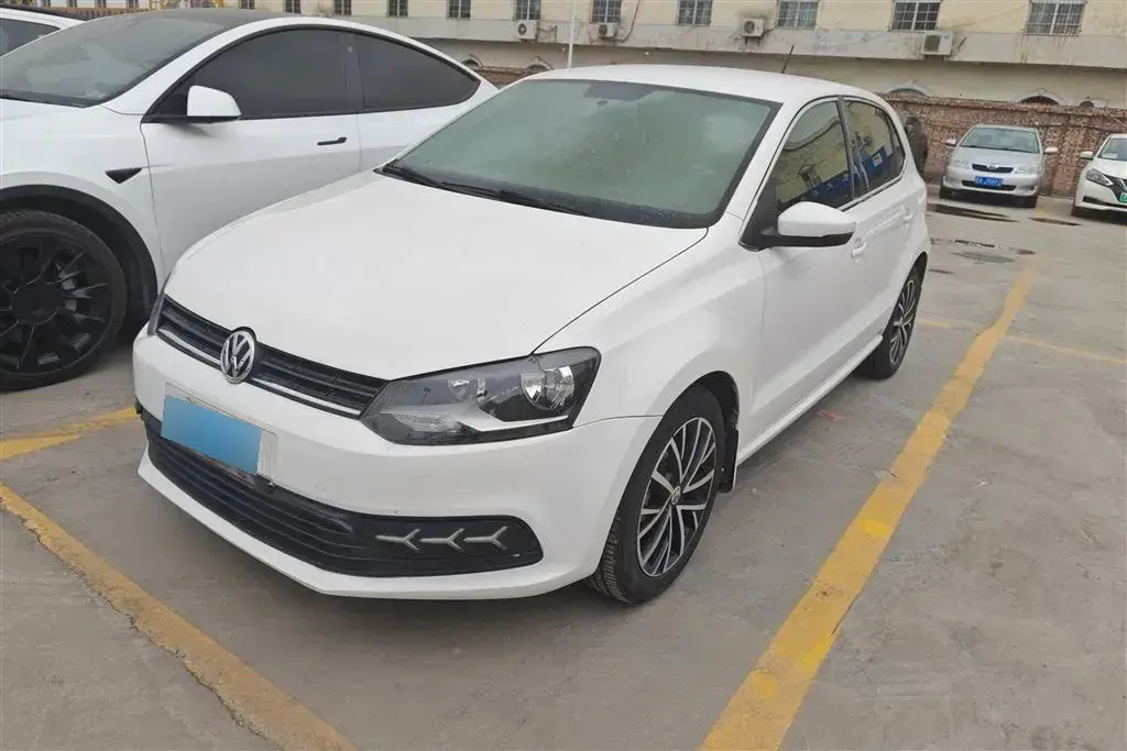 2016 Volkswagen Polo 1.4L 90HP L4 6AT