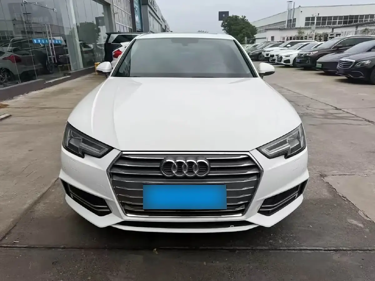 2018 Audi A4L 2.0T 190HP L4 7DCT