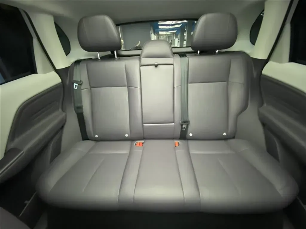 2025 Leapmotor B10 BEV 56.2KWH,autocango,china used car exporter,china ev exporter,chinese used car exporter,chinese used ev exporter