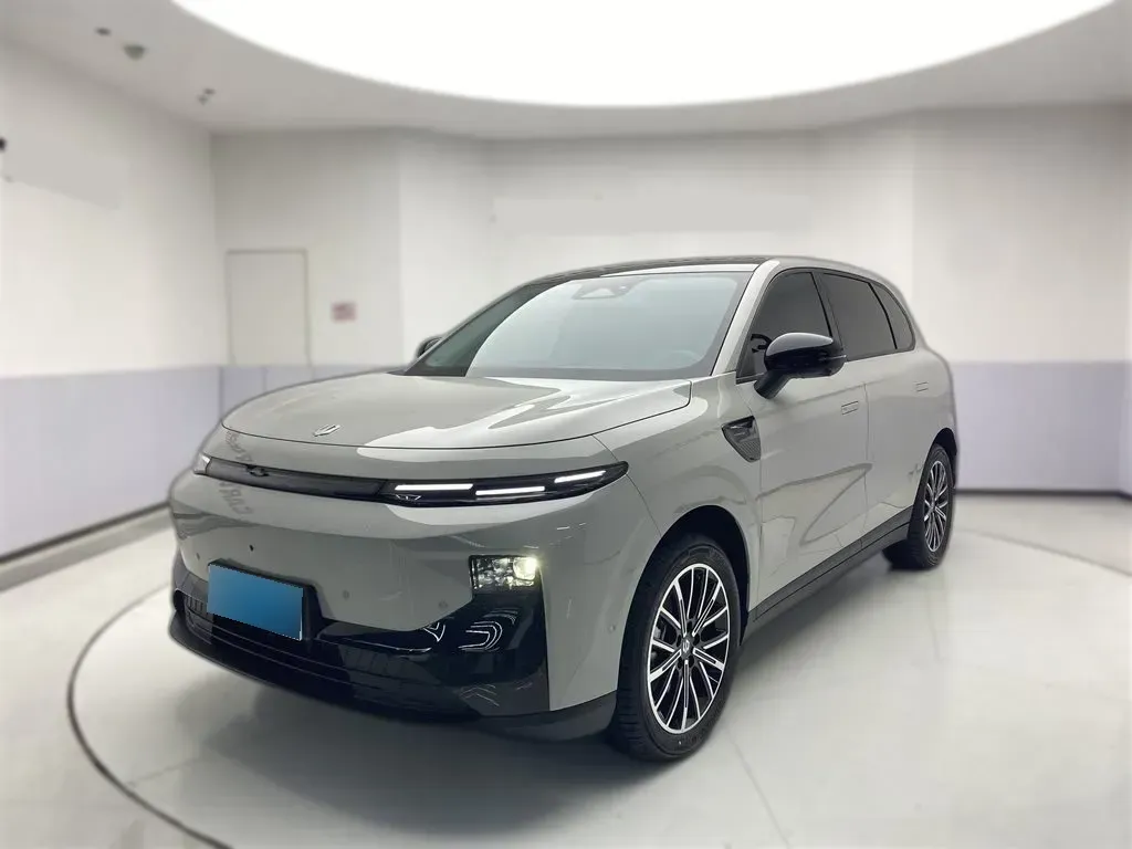 2025 Leapmotor B10 BEV 56.2KWH,autocango,china used car exporter,china ev exporter,chinese used car exporter,chinese used ev exporter