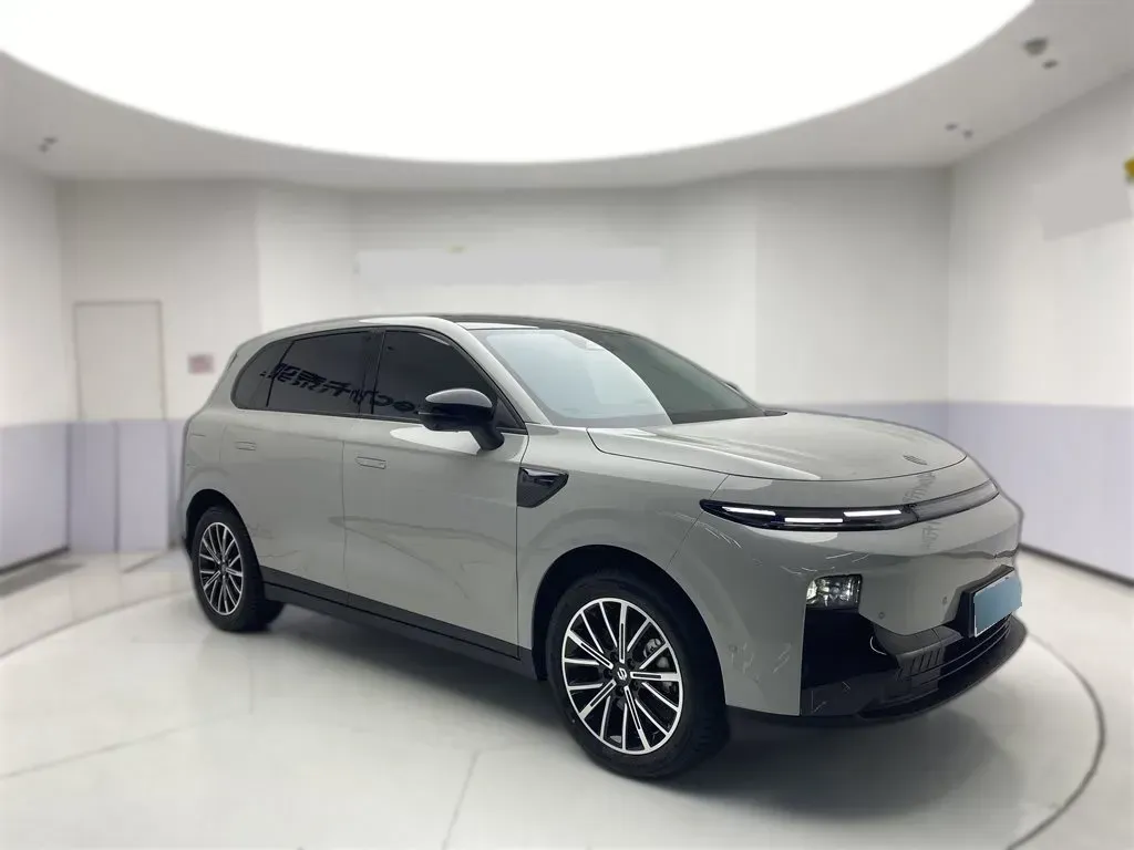 2025 Leapmotor B10 BEV 56.2KWH,autocango,china used car exporter,china ev exporter,chinese used car exporter,chinese used ev exporter