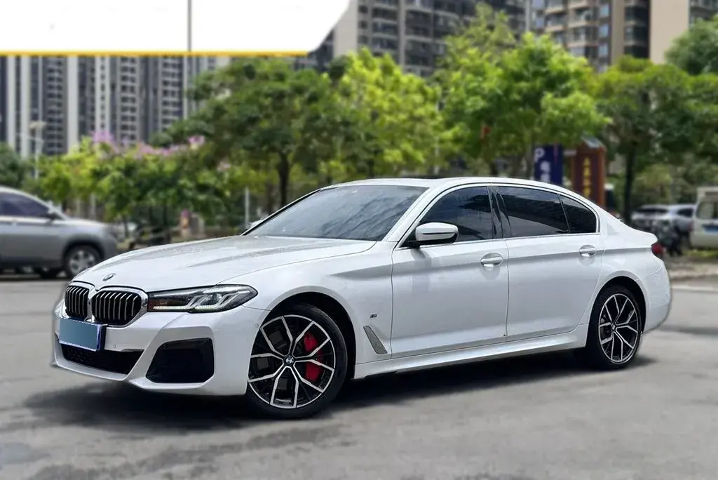 2023 BMW 5 Series 2.0T 245HP L4 8AT