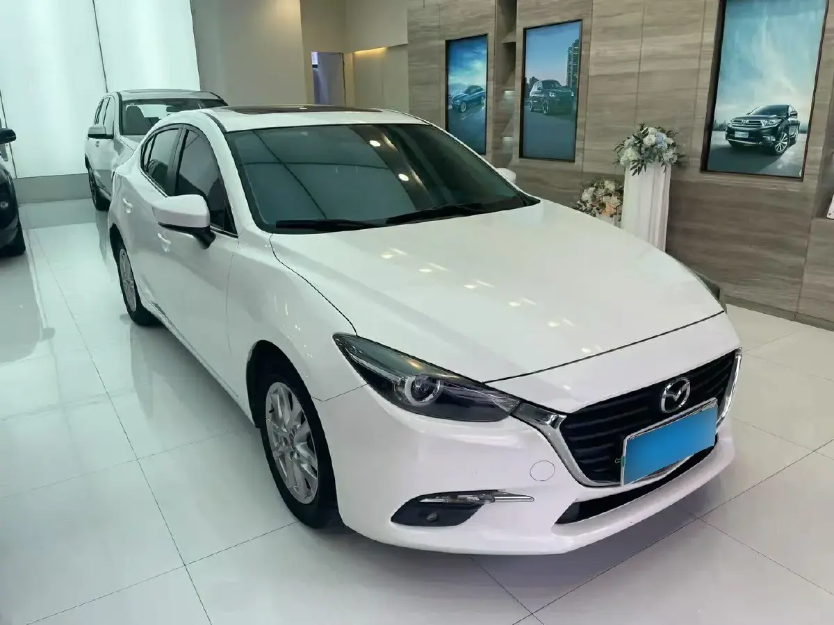 2017 Mazda 3 Axela 1.5L 117HP L4 6AT